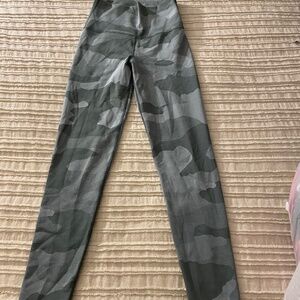 Aerie camo yoga pants.  size small.